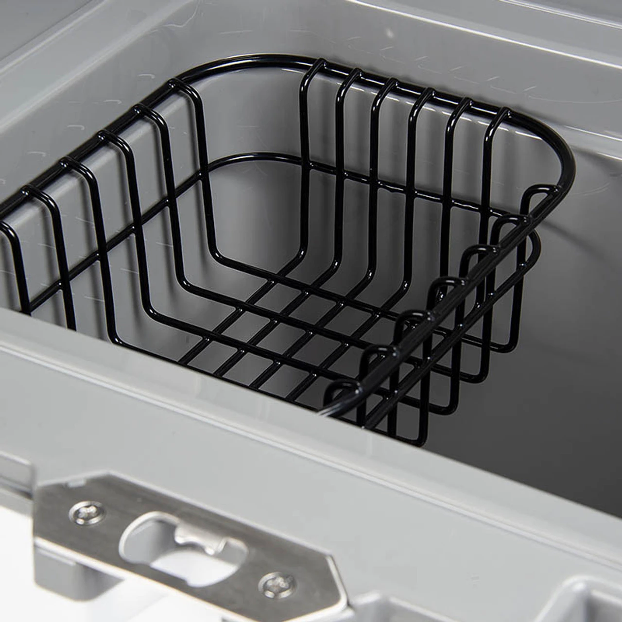 Igloo IMX 24 Super Heavy Duty Fishing Camping Cool Box 8 Igloo IMX 24 Super Heavy Duty Fishing Camping Cool Box - Image 6