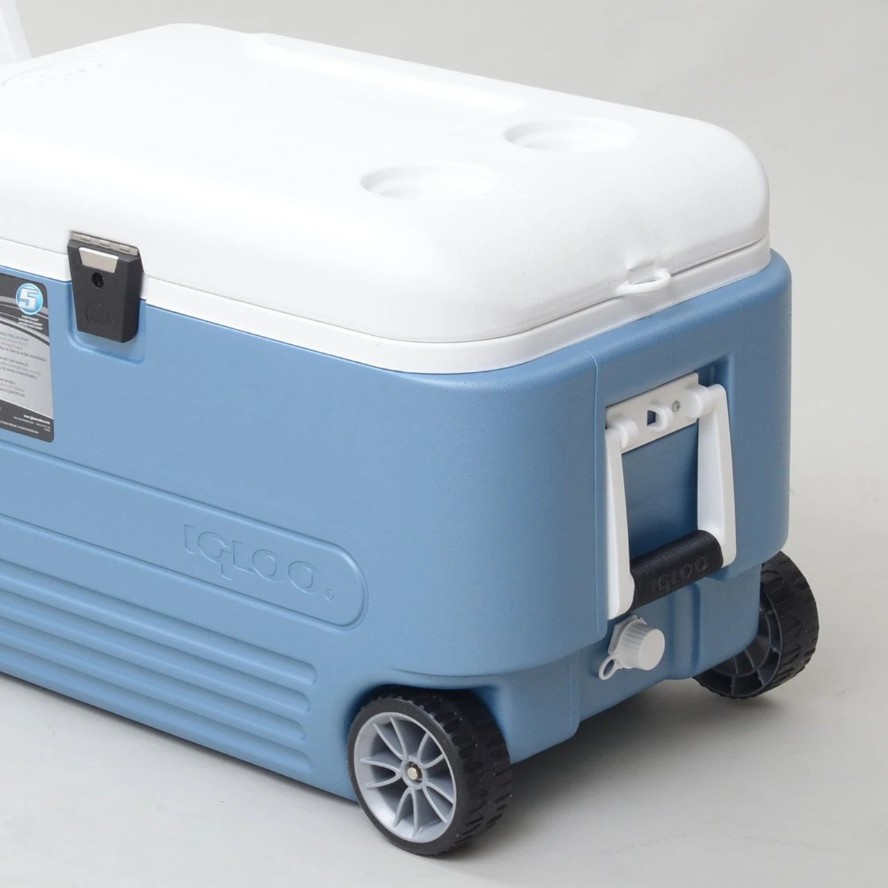 Igloo MaxCold 60 Roller Cool Box Wheeled Ice Chest 5 Igloo MaxCold 60 Roller Cool Box Wheeled Ice Chest - Image 3