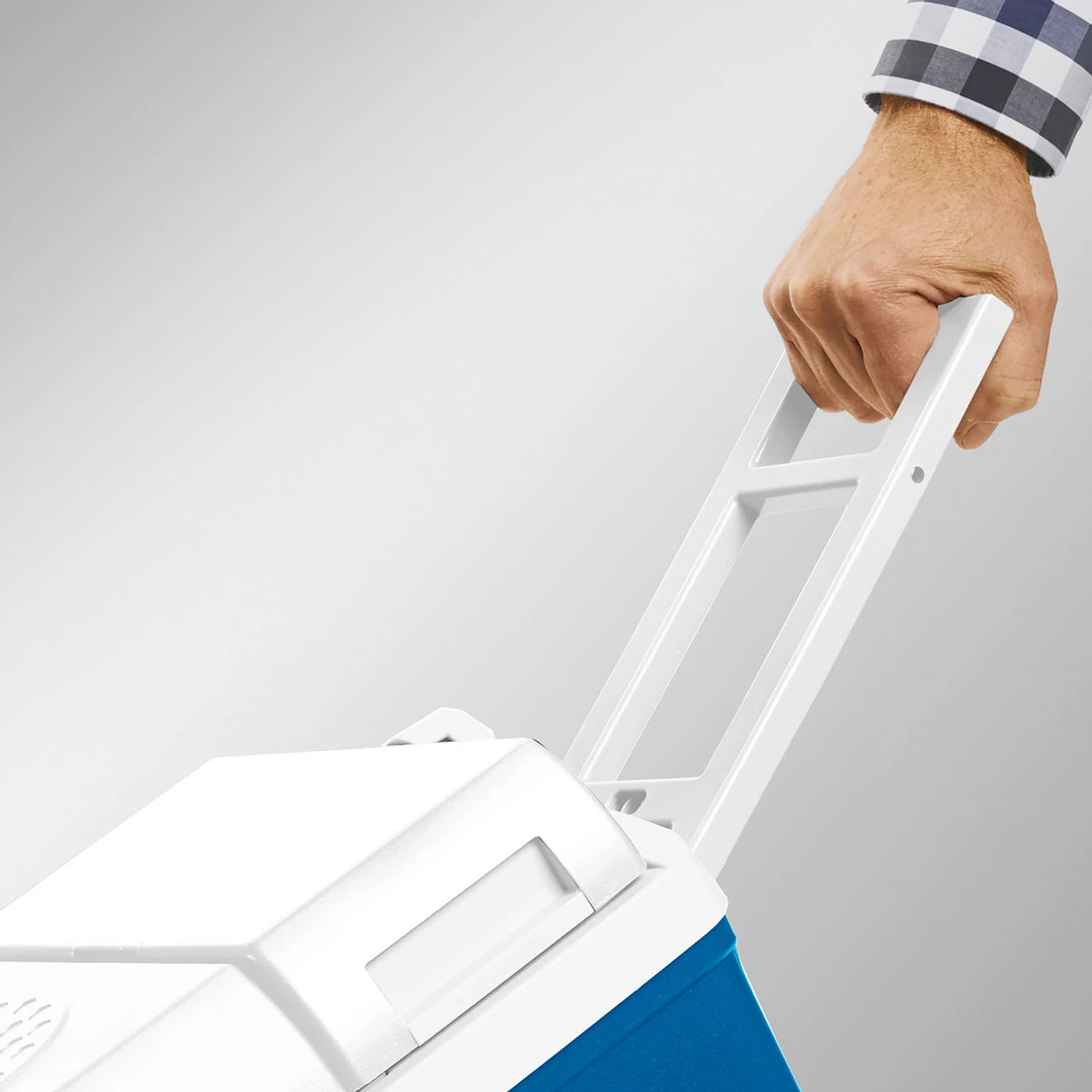 Dometic Mobicool MT38W ACDC Thermoelectric Portable Camping Coolbox 7 Dometic Mobicool MT38W ACDC Thermoelectric Portable Camping Coolbox - Image 5