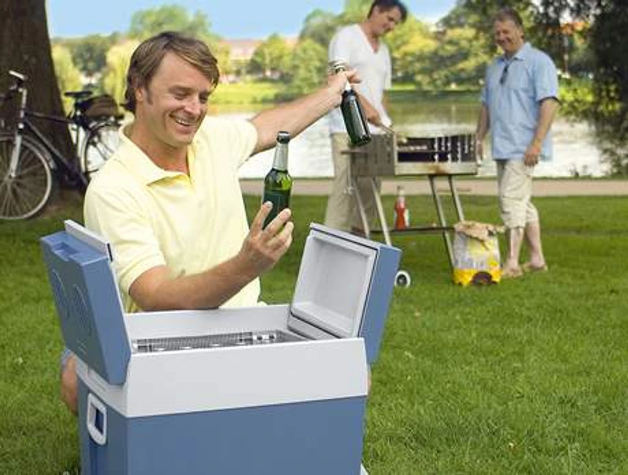 Dometic Waeco Mobicool W48 Electric 12v Mains Portable Cool Box 9 Dometic Waeco Mobicool W48 Electric 12v Mains Portable Cool Box - Image 7